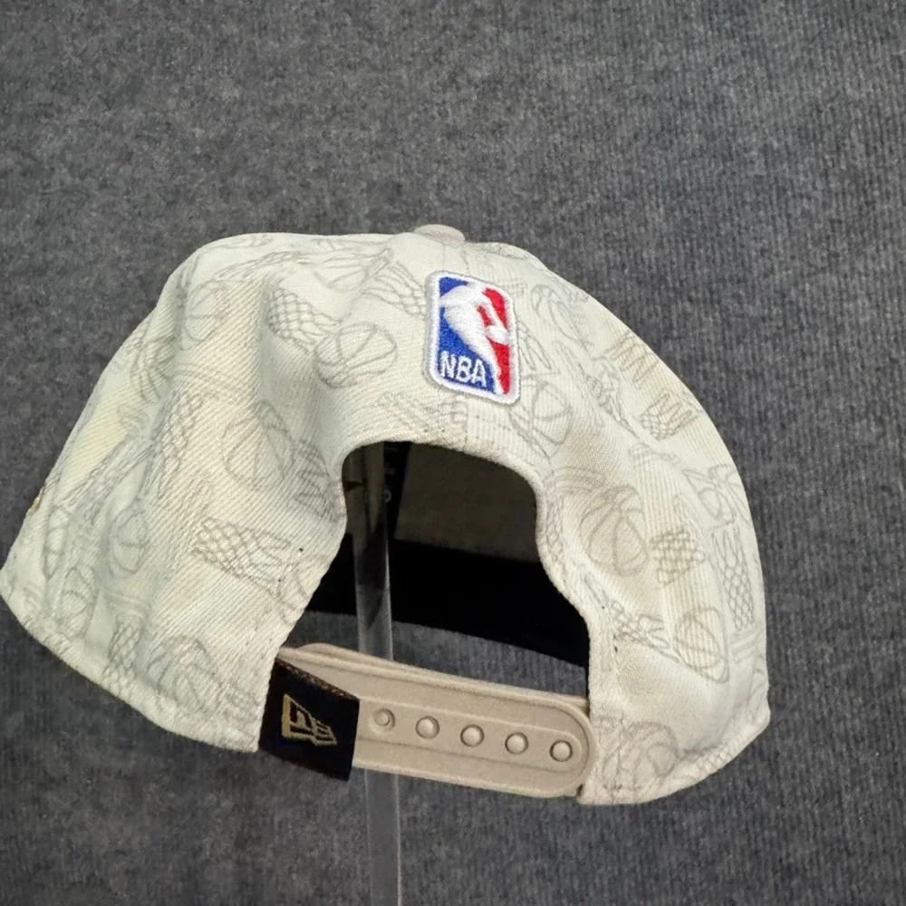 New Era 9FIFTY Boston Celtics NBA Champions 2023-24 Snapback Hat Cream Gold